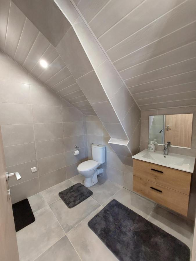 Famille House 201 Apartment *